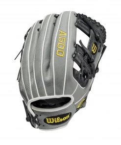 New ✨ Wilson A500 11" Youth Baseball Glove - Regular 😍